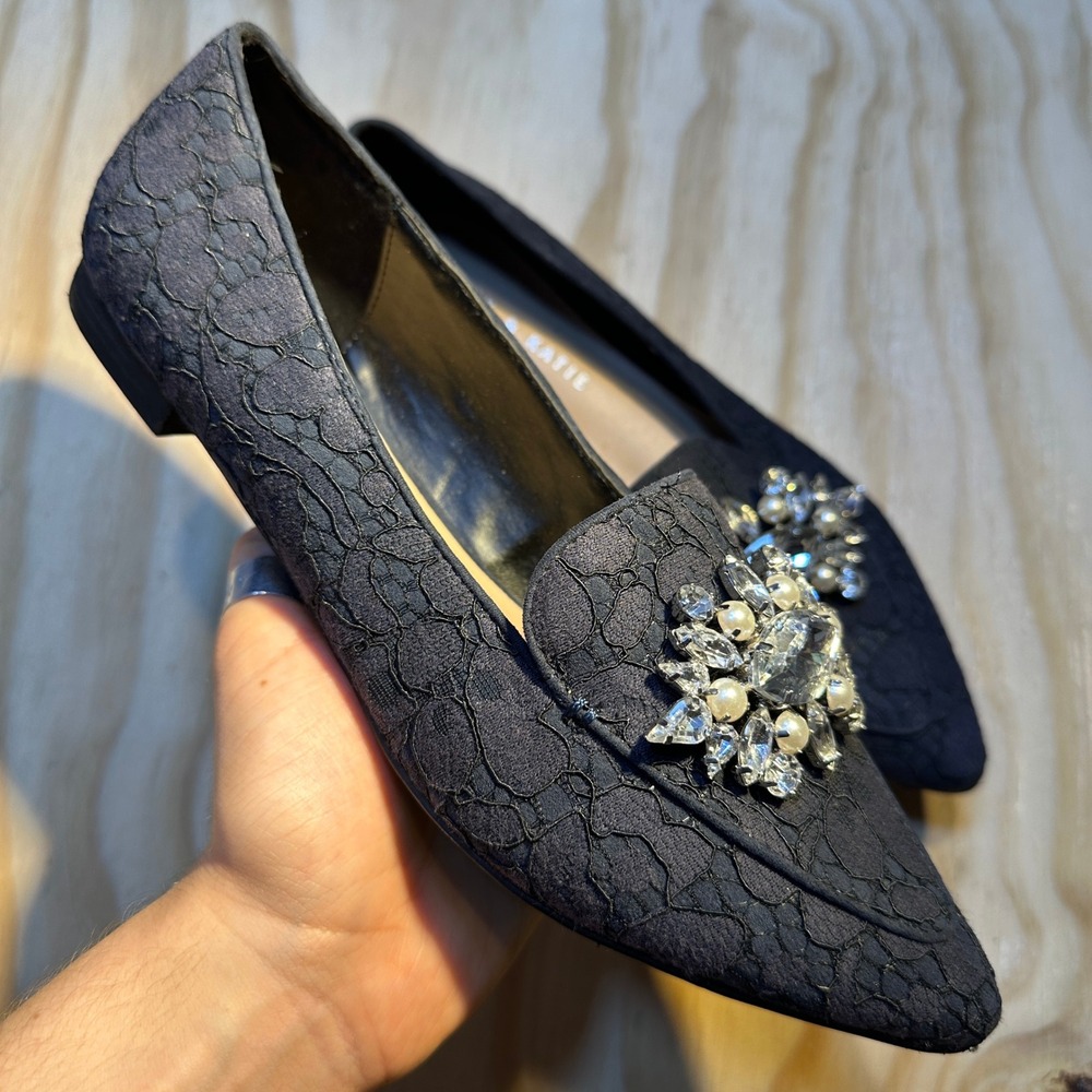 Kelly & Katie Lorellan Navy Blue Lace Jeweled Pointed Toe Flats Size 8 Womens